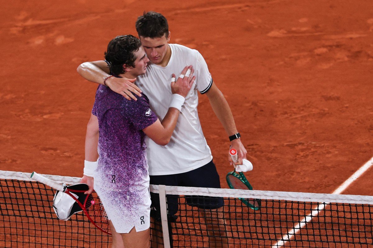 João Fonseca cai nas quartas, mas deixa Roland Garros entre os grandes do tênis mundial