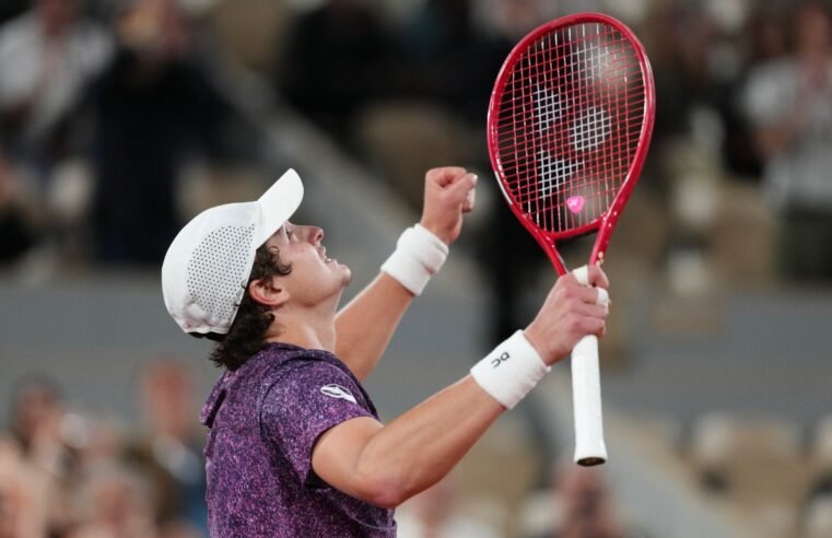 João Fonseca faz jogo sólido, bate Ruud e mantém sonho vivo em Roland Garros