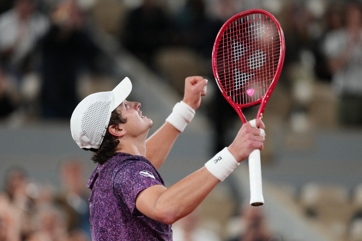 João Fonseca faz jogo sólido, bate Ruud e mantém sonho vivo em Roland Garros