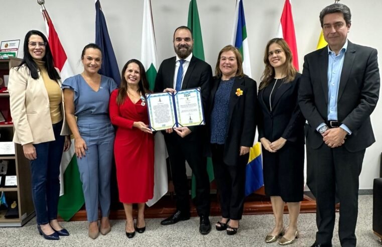 Juíza do TJDFT recebe Medalha Mulher Mais Segura