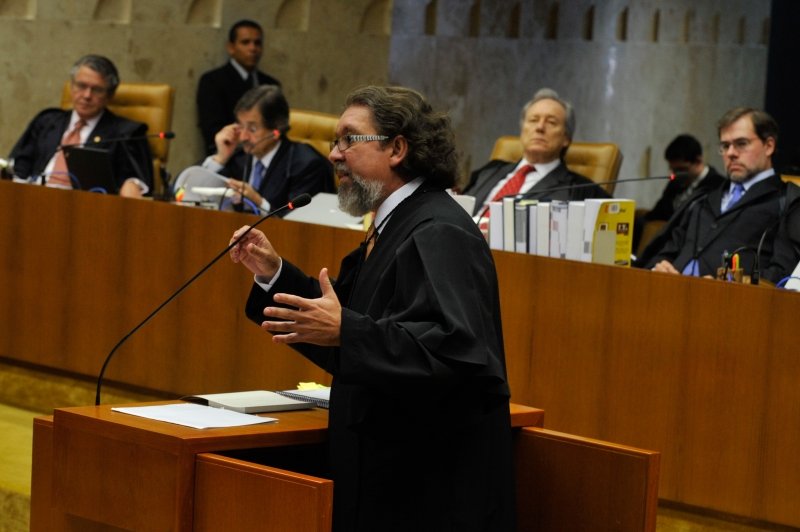 Kakay rebate Durigan sobre possível prisão de Ibaneis: “irresponsabilidade”