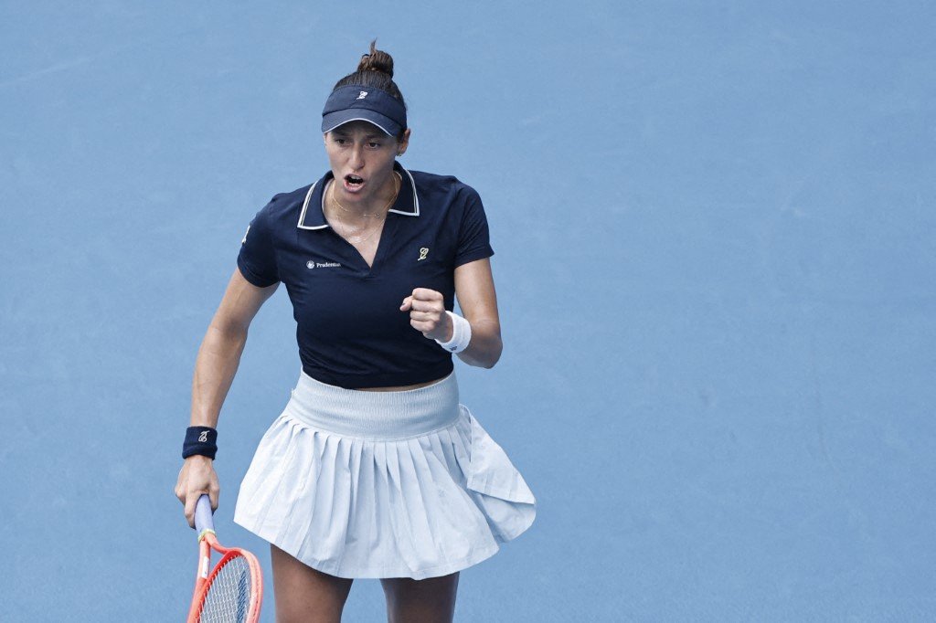 Luisa Stefani conquista título de duplas em Eastbourne e mira Wimbledon