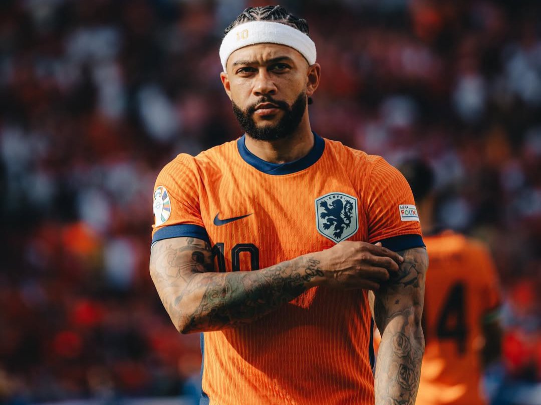 Memphis é elogiado pelo rei da Holanda após goleada sobre Suécia: ‘É maravilhoso ter você aqui’