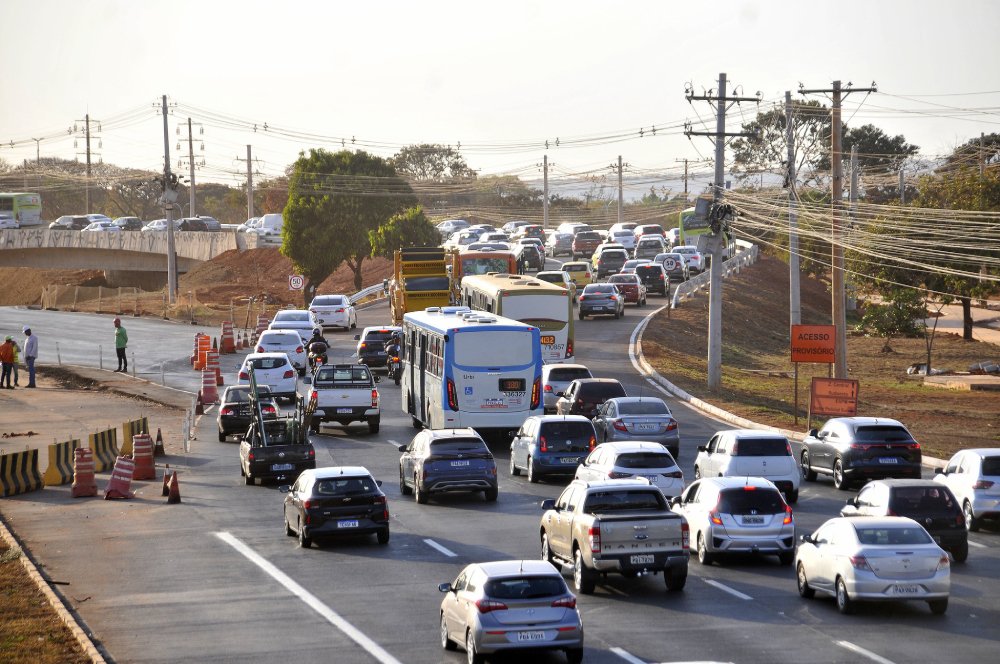Menos passageiros no metrô, mais carros nas ruas: especialistas alertam para risco de colapso na mobilidade do DF