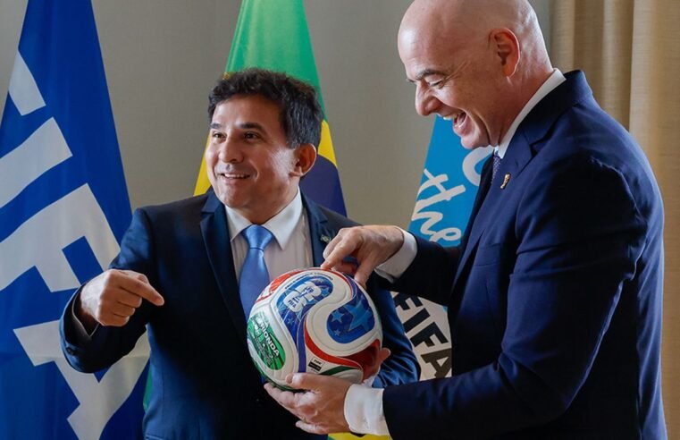 Ministro do Esporte entrega marco regulatório da Copa Feminina à Fifa