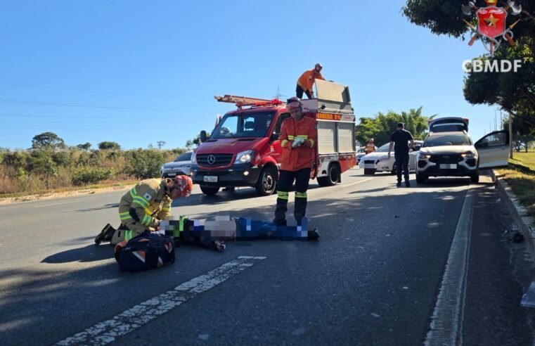 Motociclista fica ferido em acidente na EPIA e é socorrido pelos bombeiros