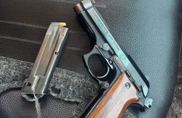 Motorista suspeito de embriaguez é preso após fugir de acidente e ser flagrado com arma em São Sebastião