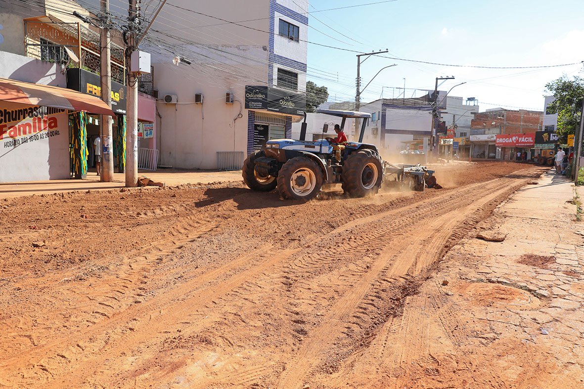 Obra na Avenida Del Lago avança no Itapoã