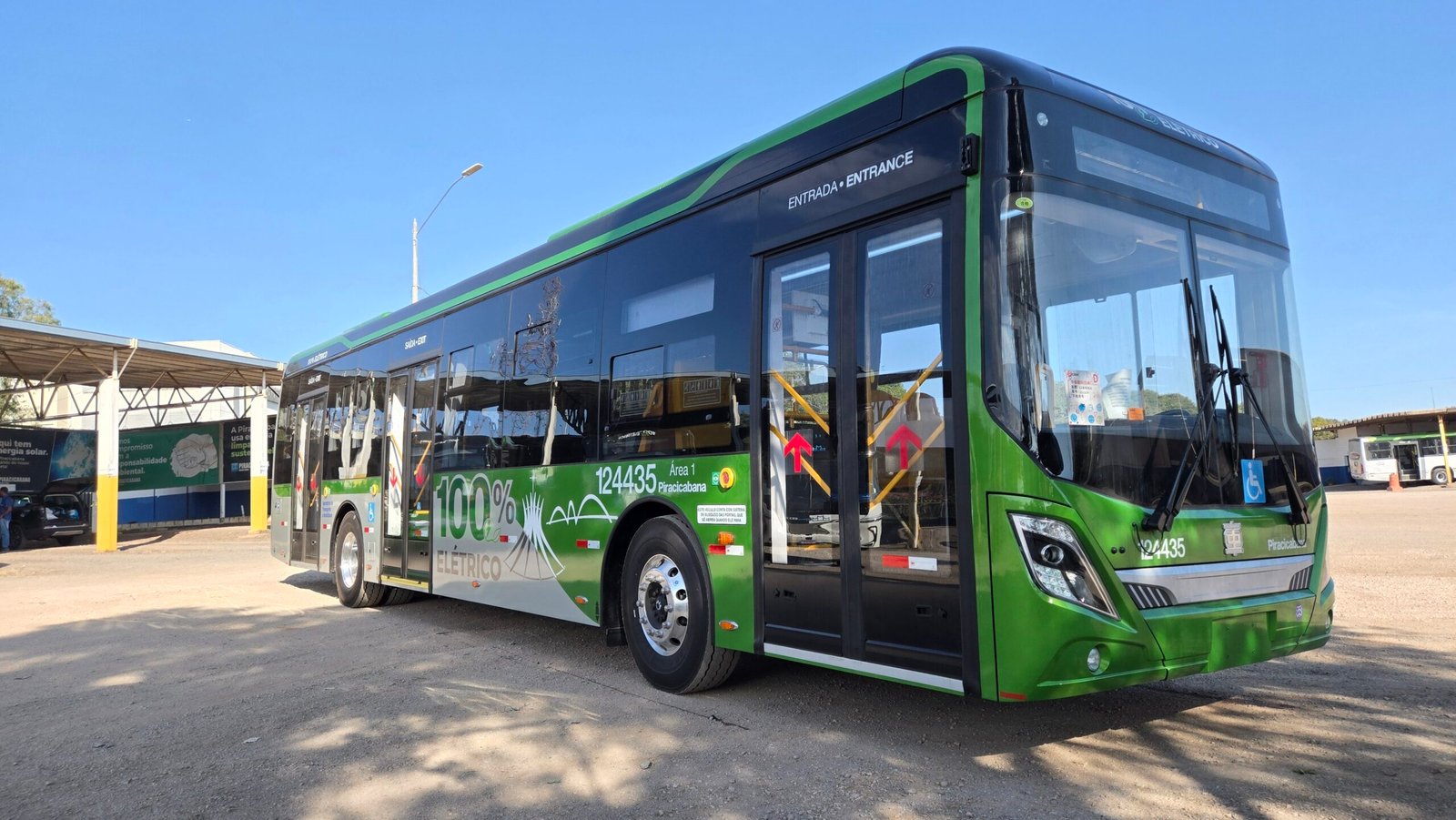 Ônibus elétricos começam a circular no Distrito Federal