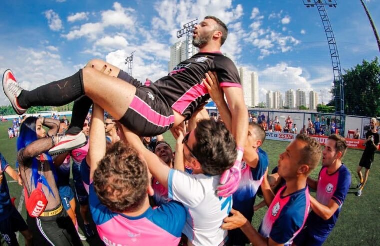 Orgulho LGBT: Equipe de futebol marcada pela diversidade joga em campos públicos no DF
