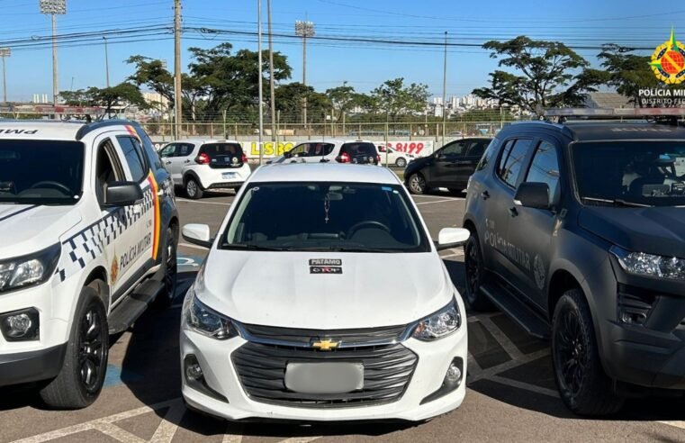 PM recupera carro roubado após perseguição por ruas de Taguatinga