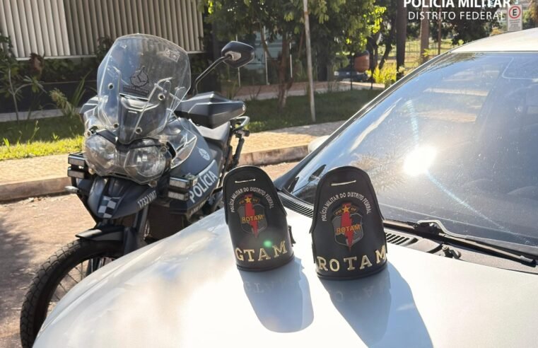 PM recupera carro roubado e leva três pessoas à delegacia na EPIA
