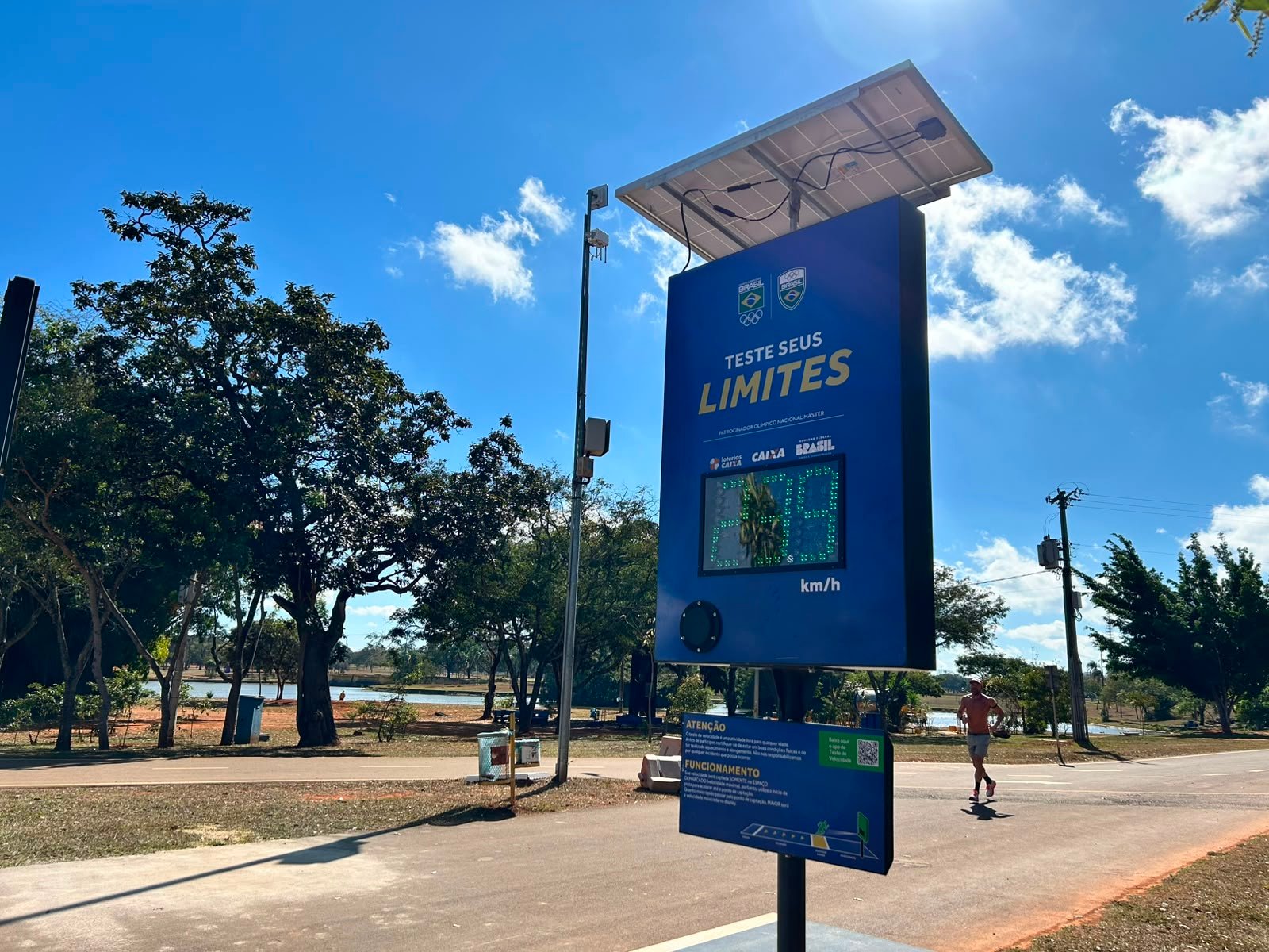 Pista com radar de velocidade vira atração entre corredores no Parque da Cidade