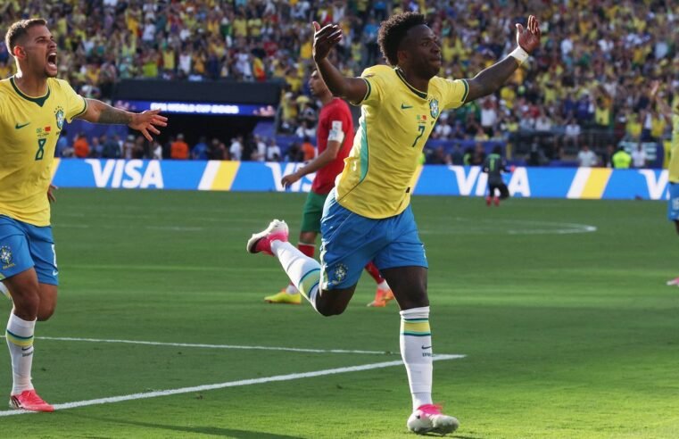 Raphinha, Vini Jr. e Douglas Santos se destacam nos números da estreia