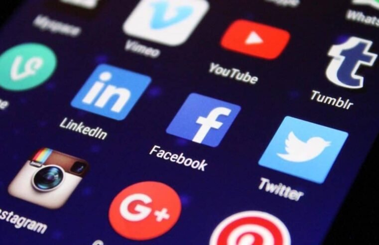 Reino Unido proíbe redes sociais para menores de 16 anos