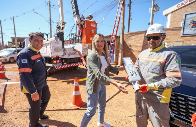 Santa Luzia recebe iluminação e avança em obras de urbanização