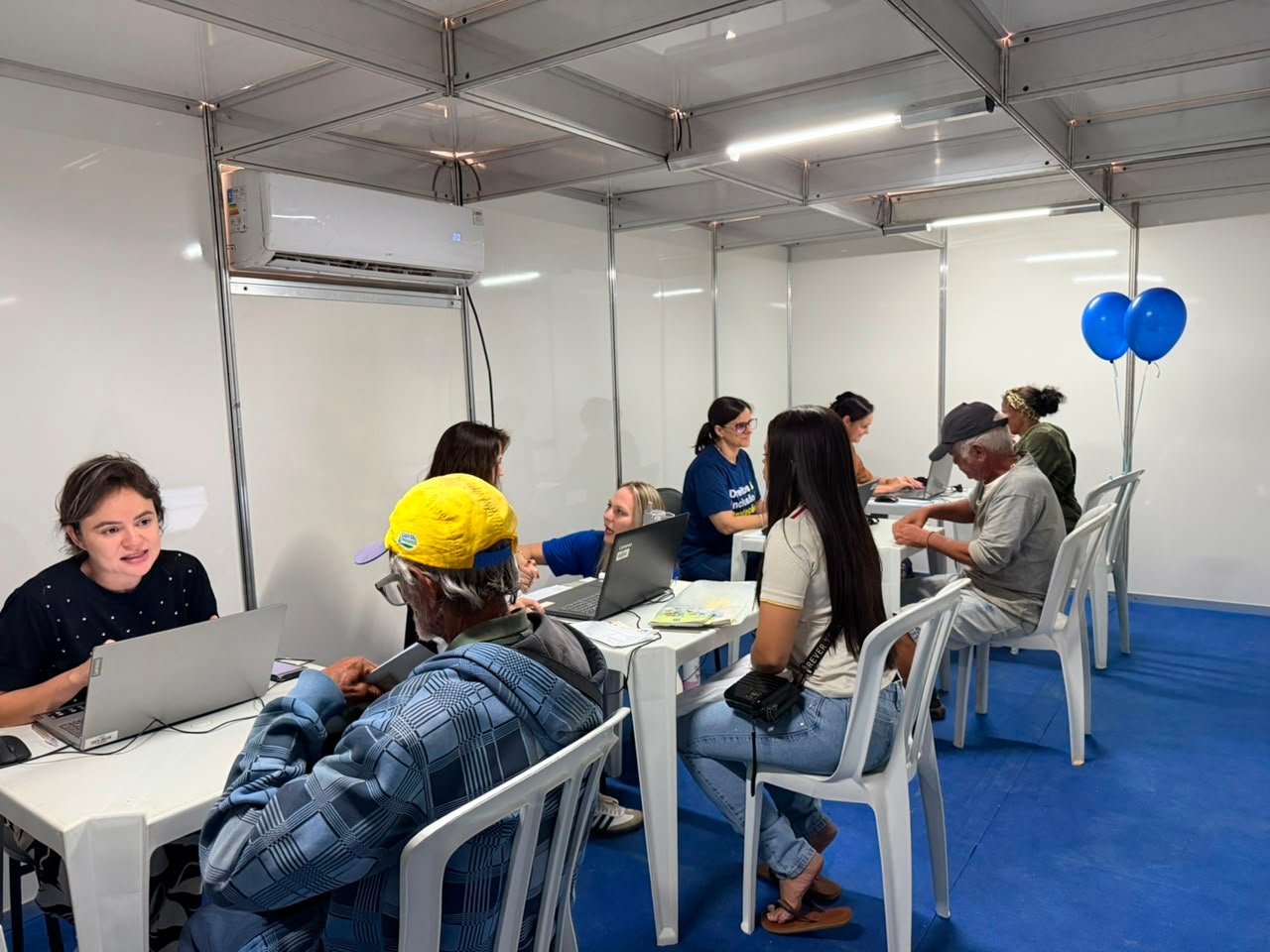 Sedes-DF faz 970 atendimentos em ação do GDF na Sua Porta