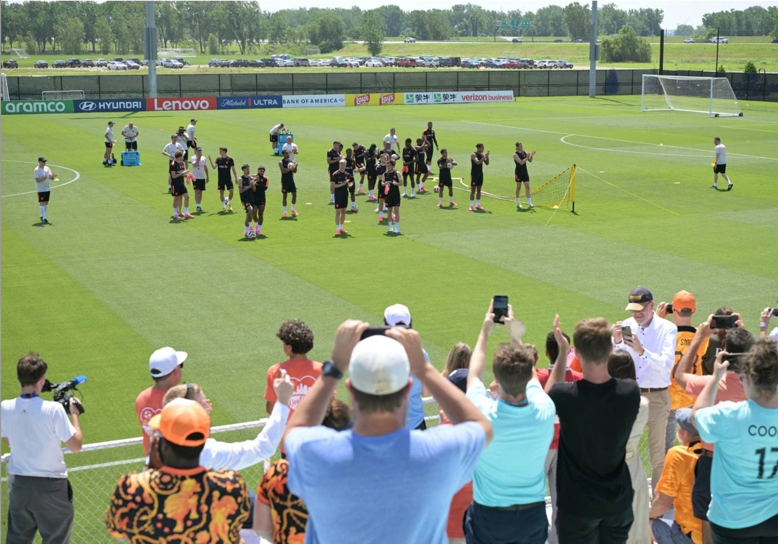 Seleção holandesa abre as portas ao público em seu primeiro treino em Kansas City