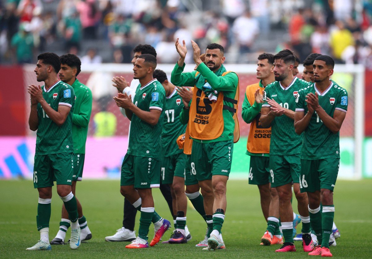 Senegal goleia Iraque por 5 a 0 e aguarda resultados para se classificar aos 16-avos de final da Copa