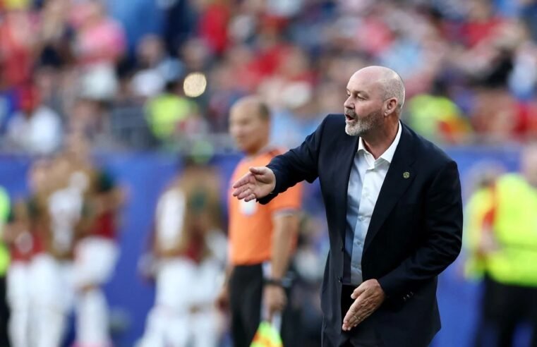 Técnico da Escócia busca, contra o Brasil, classificação inédita para 2ª fase de uma Copa