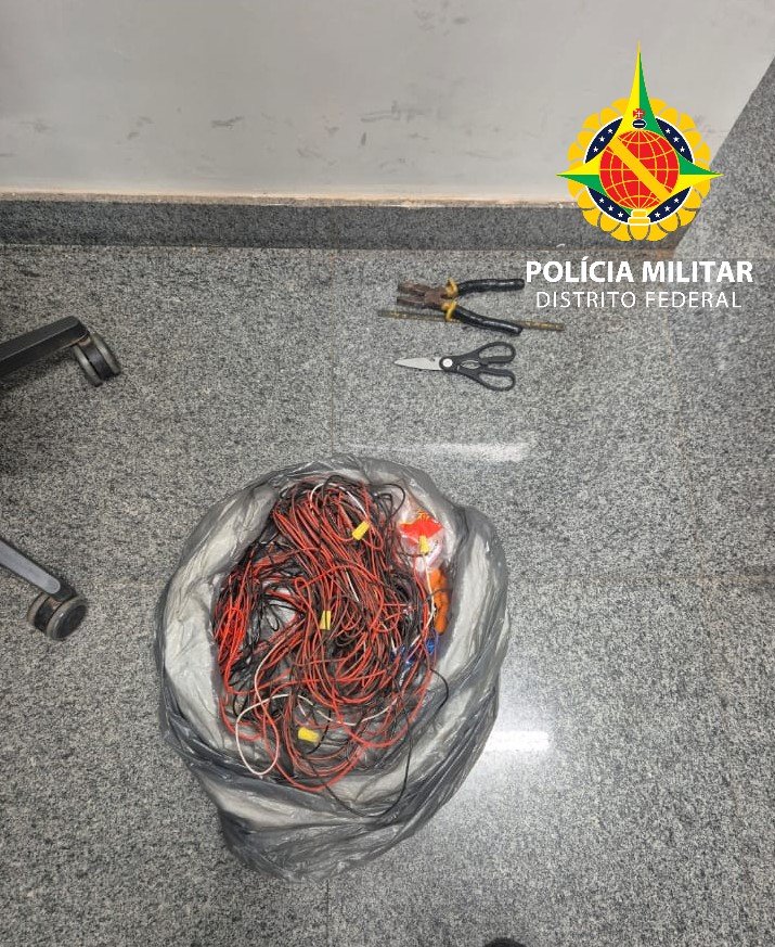 Três homens são presos em flagrante por furto de cabos no Lago Sul