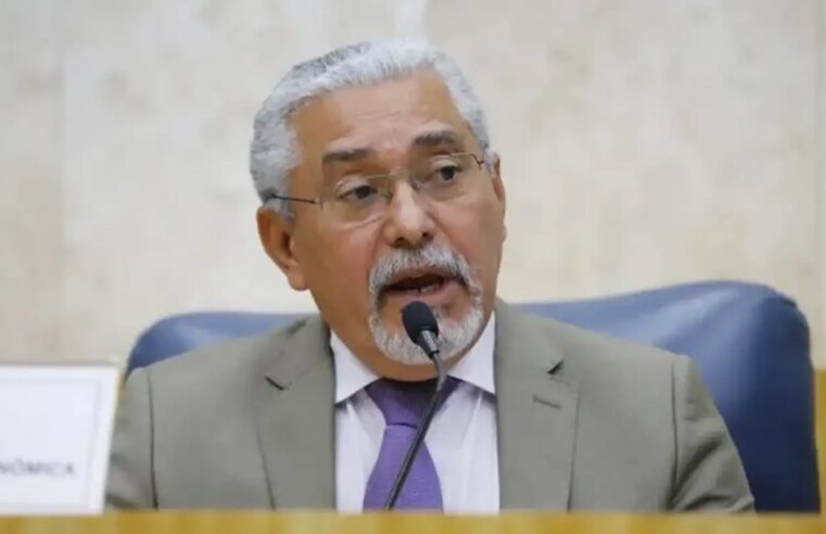 Vereador de SP Senival Moura pede afastamento do PT