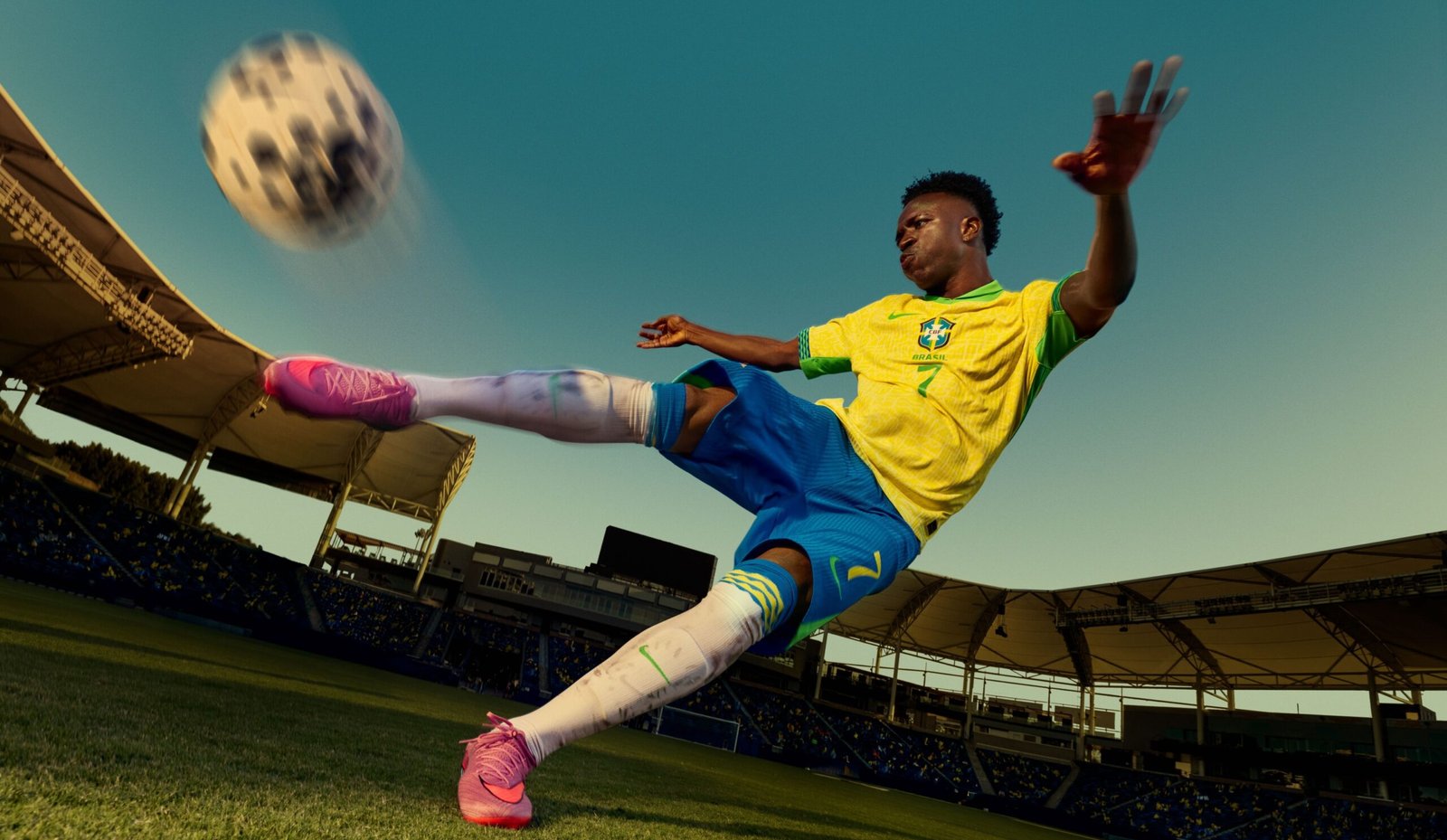 Vini Jr. lidera seleção brasileira milionária que estreia na Copa contra Marrocos
