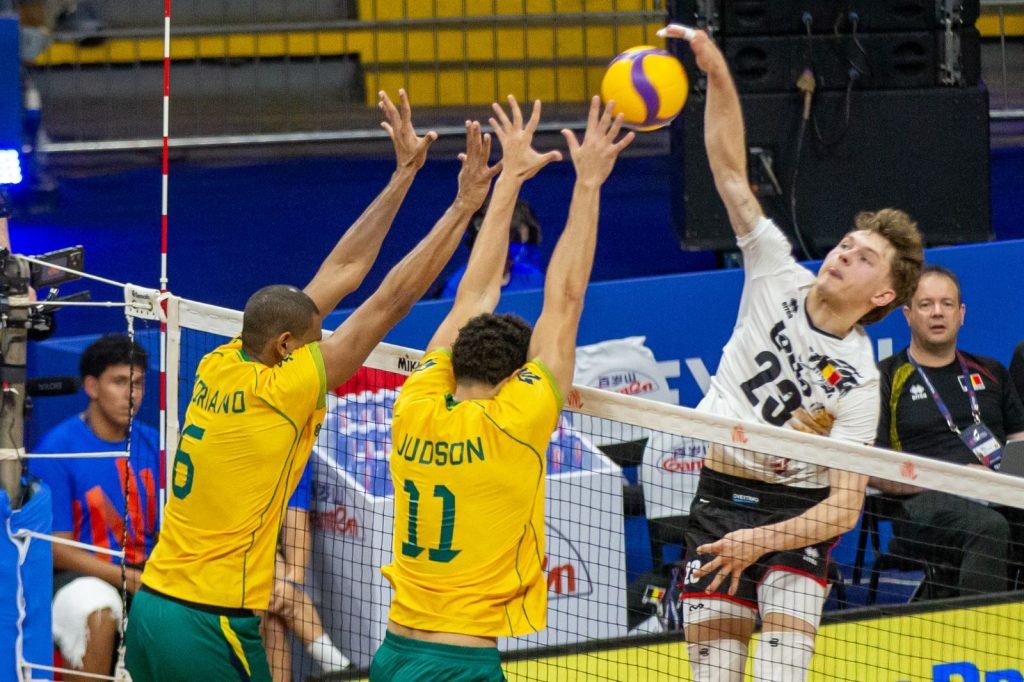 Vôlei masculino: Brasil derrota a Bélgica por 3 set a 1 e permanece invicto na liga