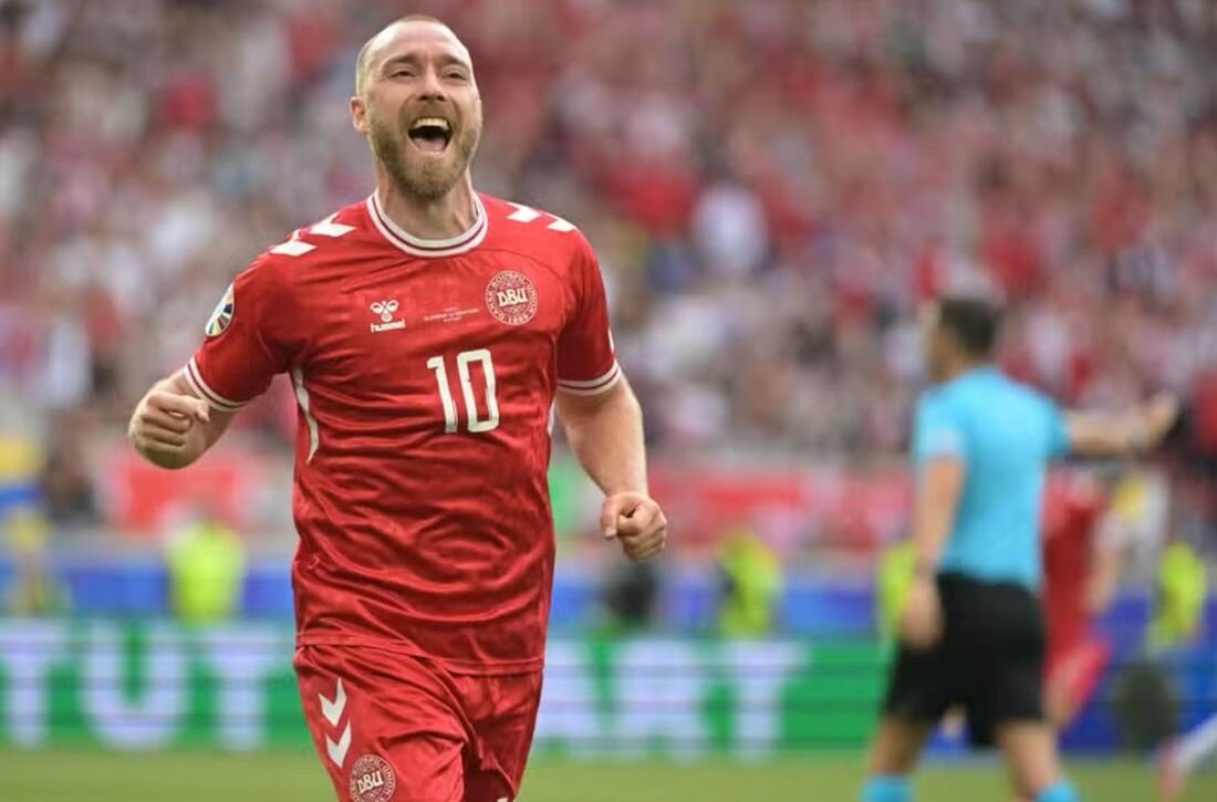 ‘Estou bem e estou em casa’, diz Eriksen após desmaio em amistoso da Dinamarca