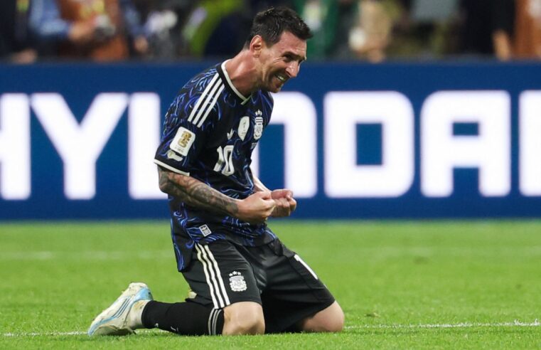 Argentina vence Inglaterra de virada (2-1) e vai enfrentar Espanha na final da Copa do Mundo