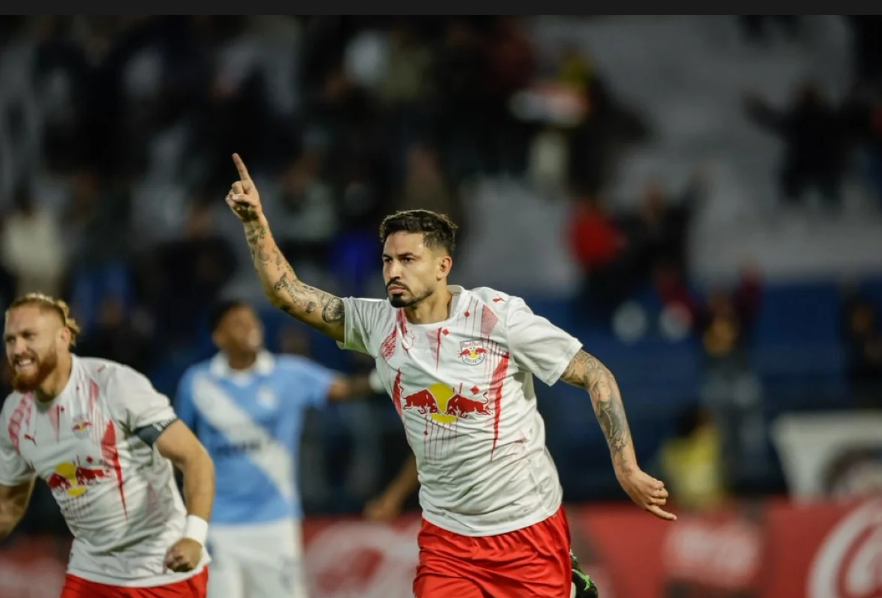 Bragantino vence o Sporting Cristal e garante vaga nas oitavas da Sul-Americana