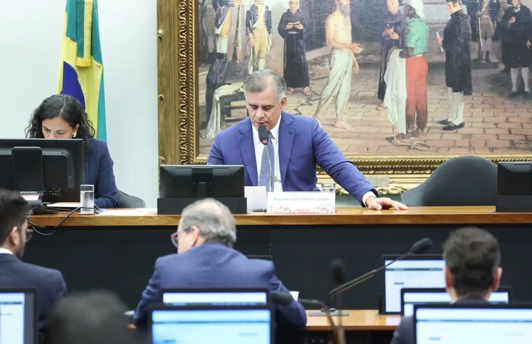 CCJ da Câmara aprova fim da aposentadoria como punição para juízes