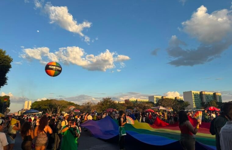 Celebração do Orgulho LBGT+ e voto consciente