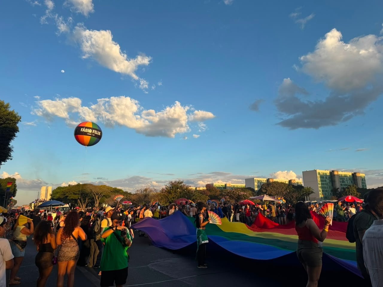 Celebração do Orgulho LBGT+ e voto consciente
