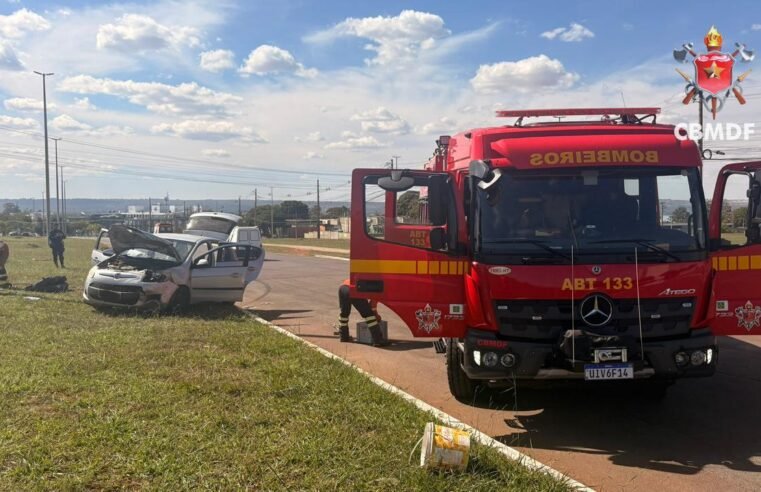 Colisão entre dois carros deixa duas pessoas feridas na Asa Norte