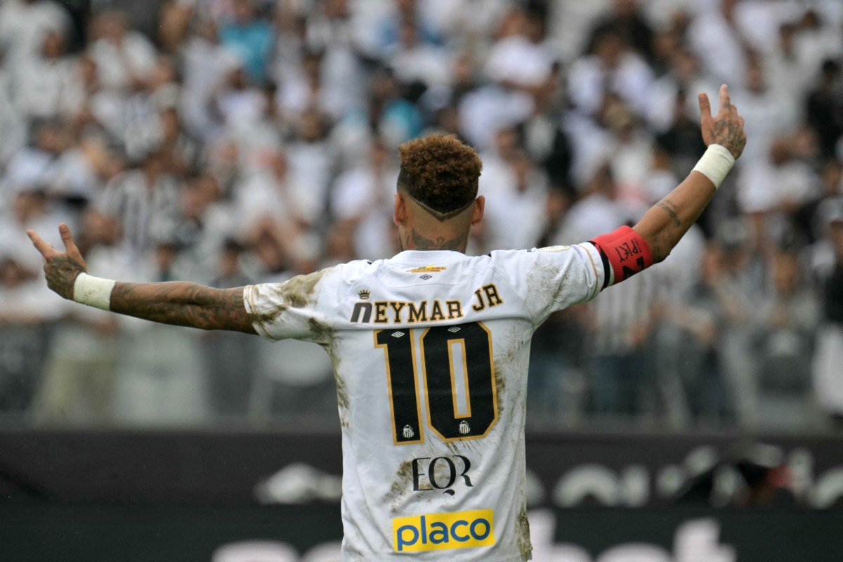 Com Neymar titular, Santos empata com a Chapecoense no sufoco