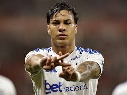 Cruzeiro bate Inter com golaço de Matheus Pereira e lesão de Pec na estreia
