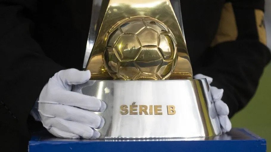 Duelo direto pela liderança fecha no sábado a 18ª rodada da Série B