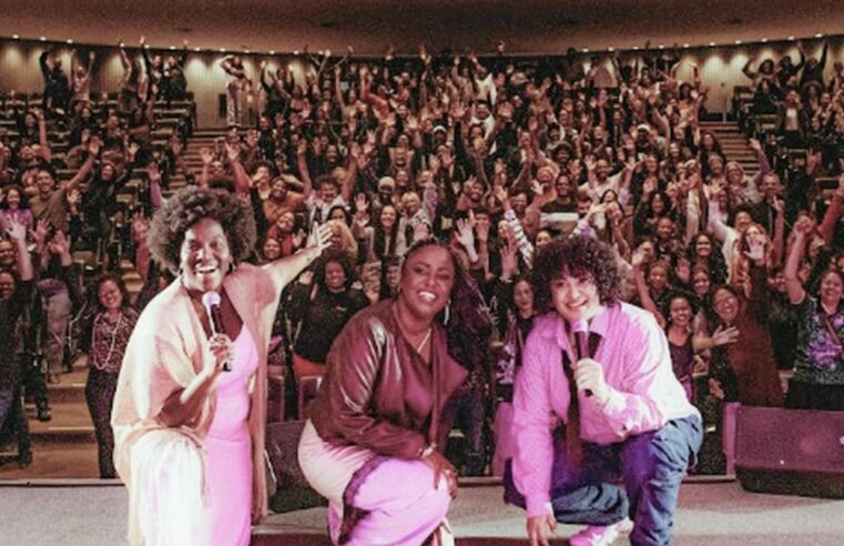 É possível fazer rir e incomodar, diz atriz do projeto Humor Negro
