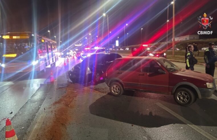 Engavetamento com quatro carros deixa duas pessoas feridas na EPTG