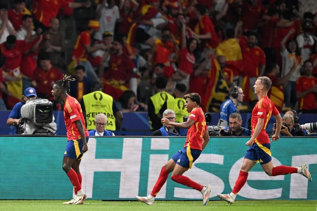 Espanha desfalcada enfrenta Áustria por vaga nas oitavas da Copa
