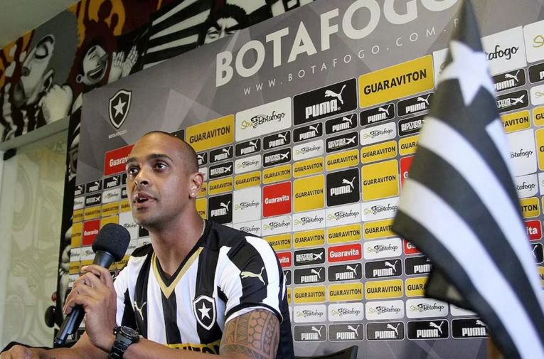 Ex-jogador do Botafogo morre após desabamento de muro durante ventania no Rio de Janeiro