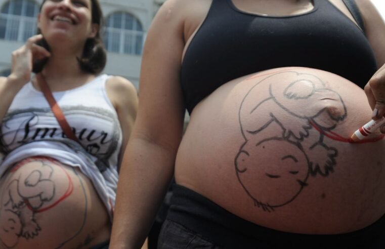 Fatores sociais e estruturais empurram mulheres para cesarianas