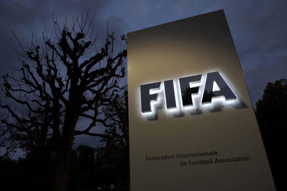 Fifa retira plano de investimento privado após reação mundial negativa