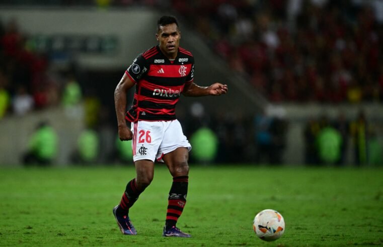 Flamengo renova contrato com Alex Sandro após Copa do Mundo
