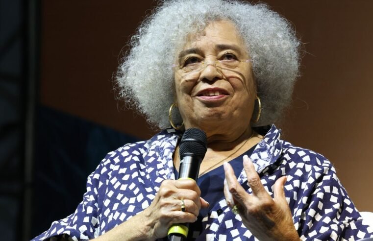 Flip: Angela Davis cita pensadores brasileiros e critica gentrificação