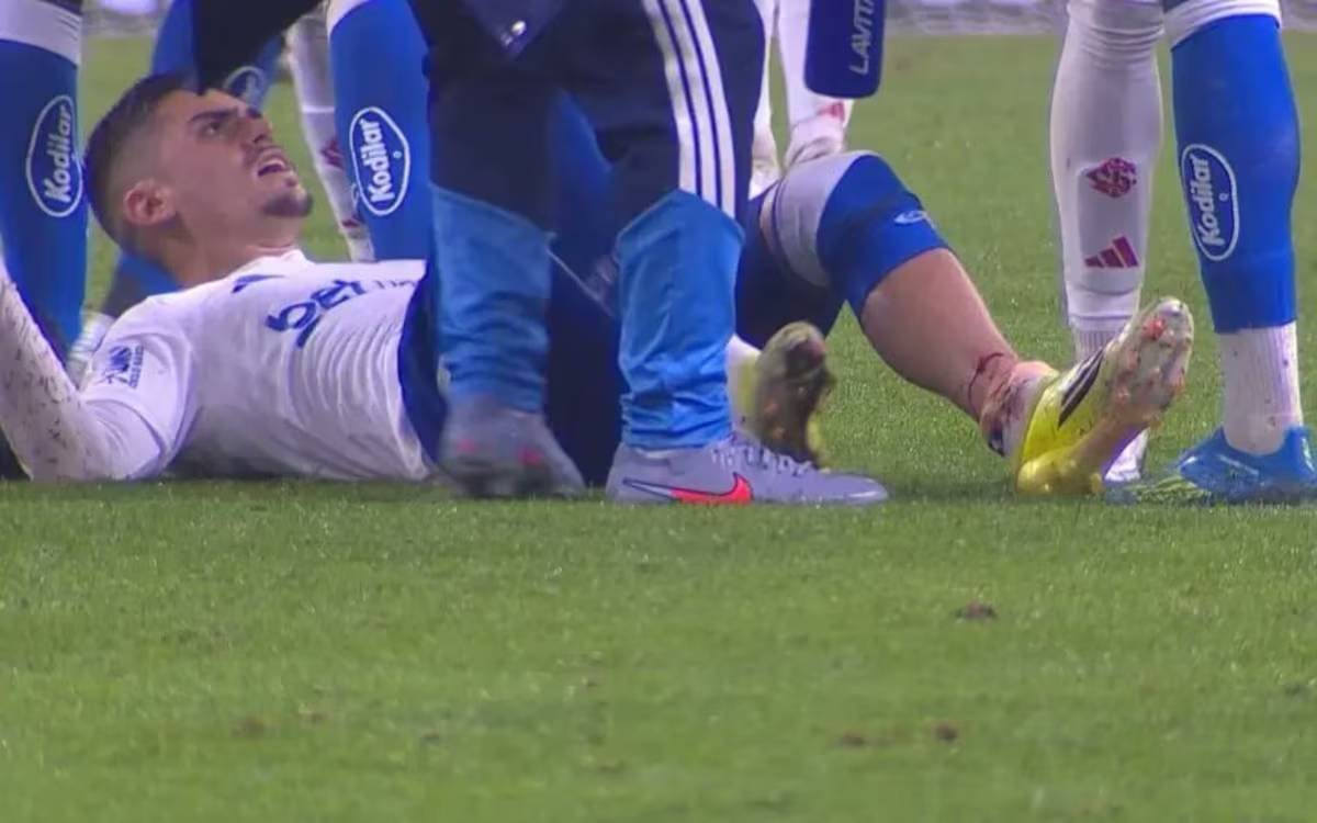 Gabriel Pec sofre fratura na perna esquerda em estreia pelo Cruzeiro no Brasileirão