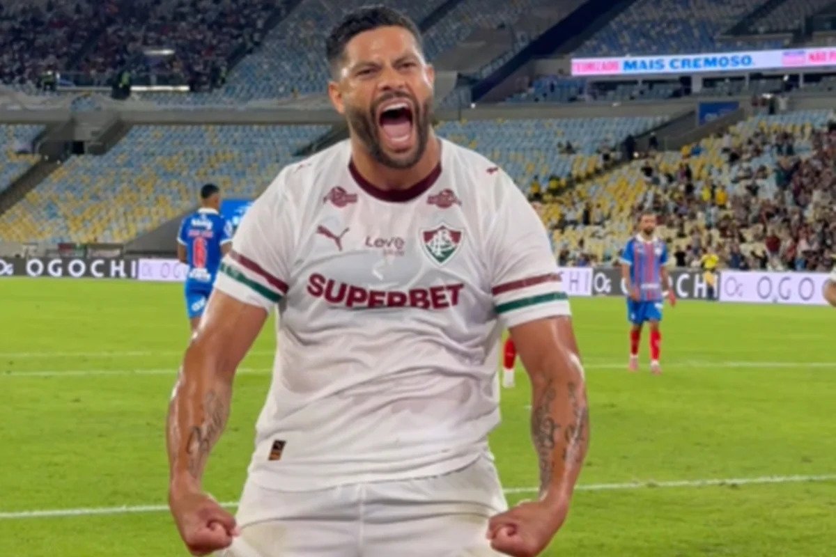 Hulk desencanta em volta de Thiago Silva, e Fluminense bate Bahia em amistoso