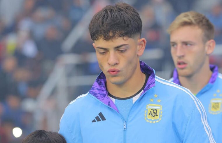 Lesão de Giay pode abrir caminho para titularidade de Barboza no Palmeiras