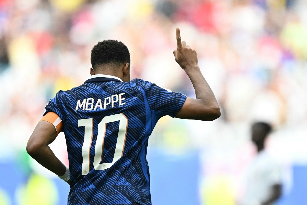 Mbappé supera Messi e se torna maior artilheiro da história das Copas